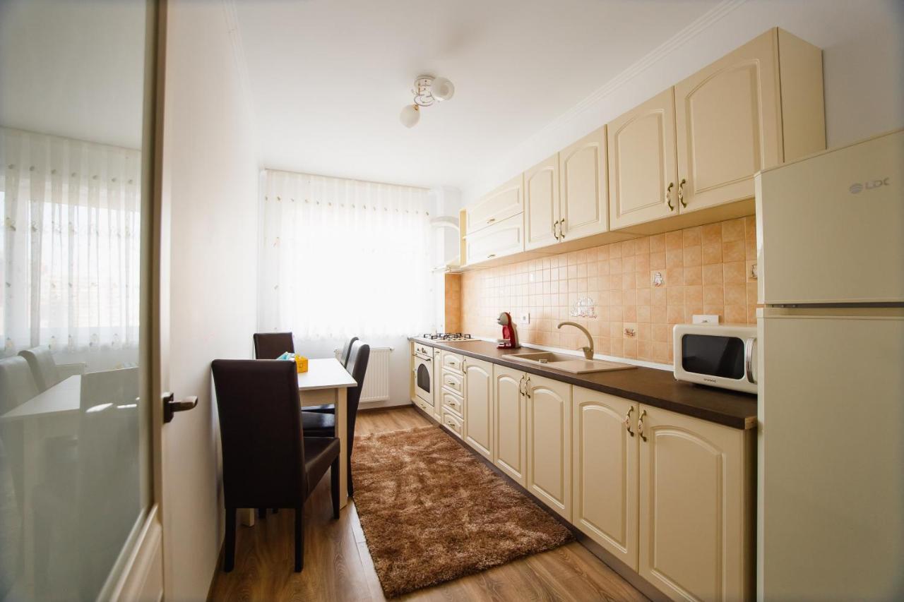 Bright & Elegant Central Apartment 오라데아 외부 사진