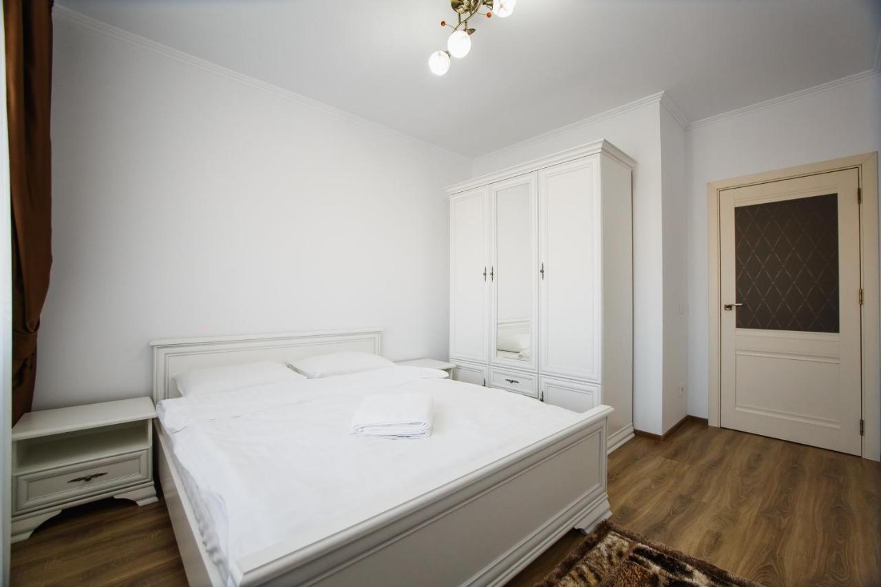 Bright & Elegant Central Apartment 오라데아 외부 사진
