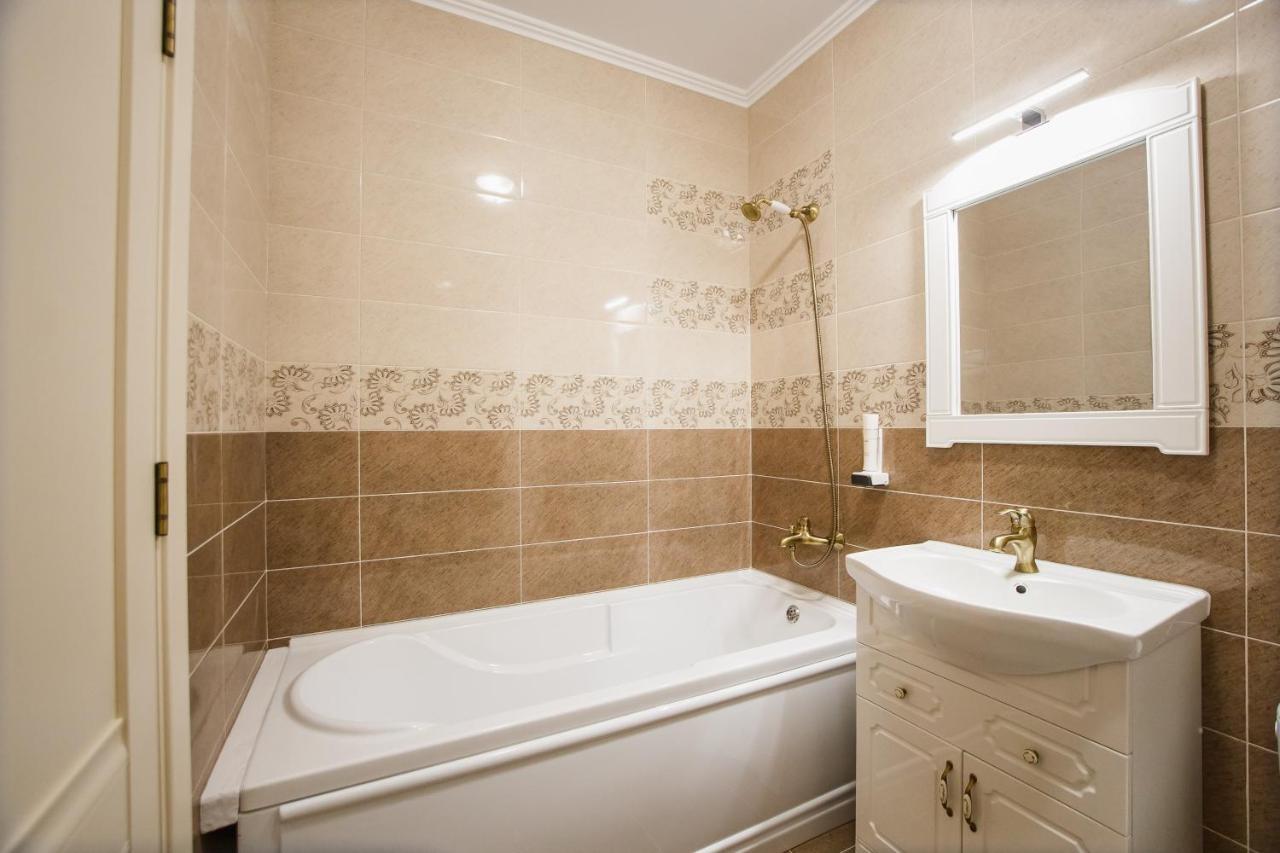 Bright & Elegant Central Apartment 오라데아 외부 사진